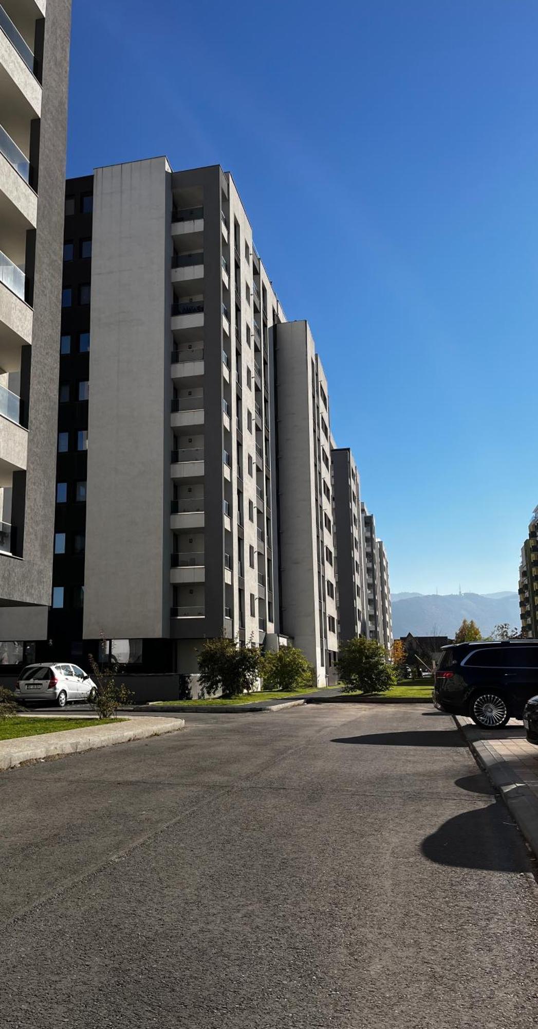Mirandis Apartments - Comfort & Private Parking Near Coresi Mall Brasov Exterior photo