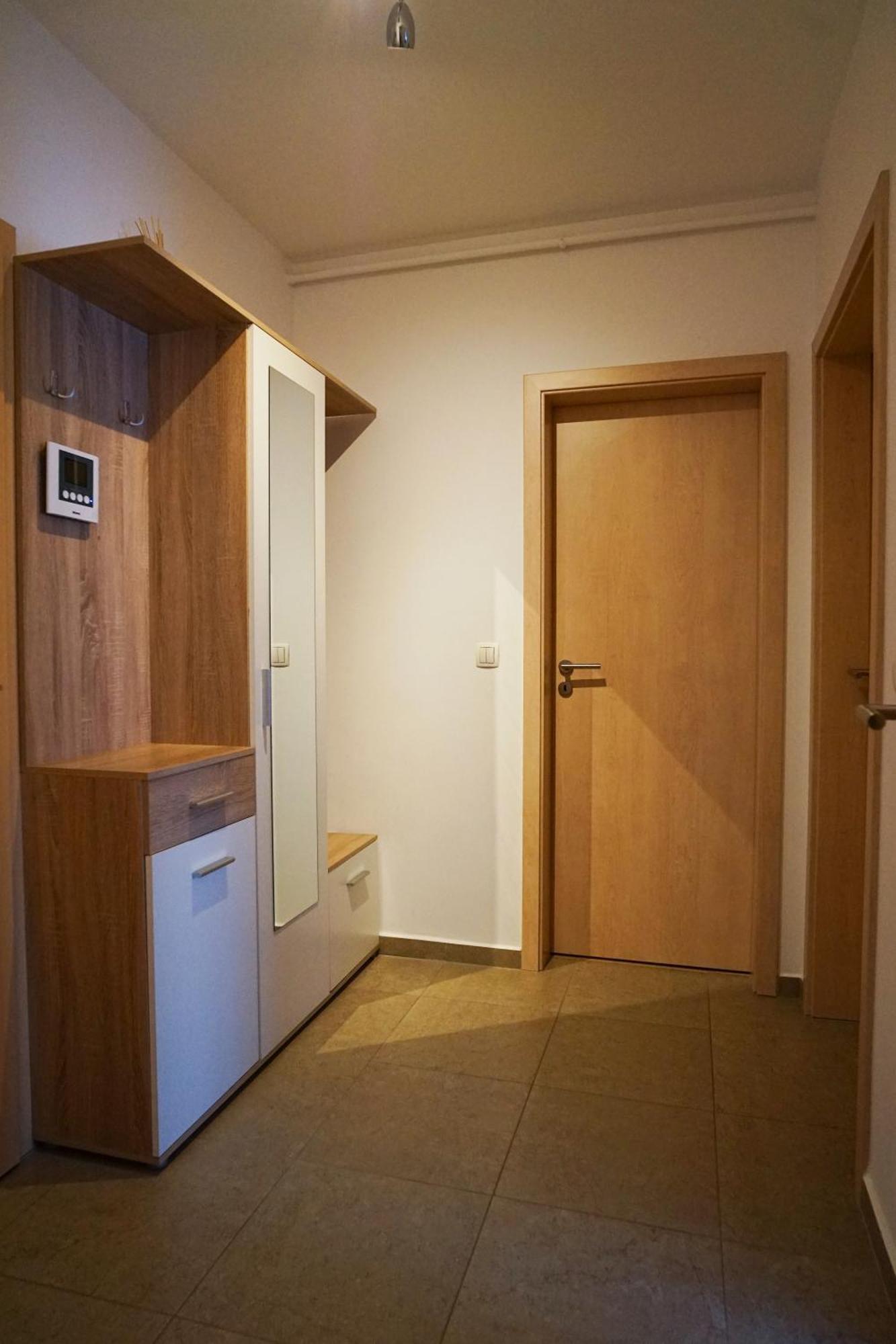 Mirandis Apartments - Comfort & Private Parking Near Coresi Mall Brasov Exterior photo
